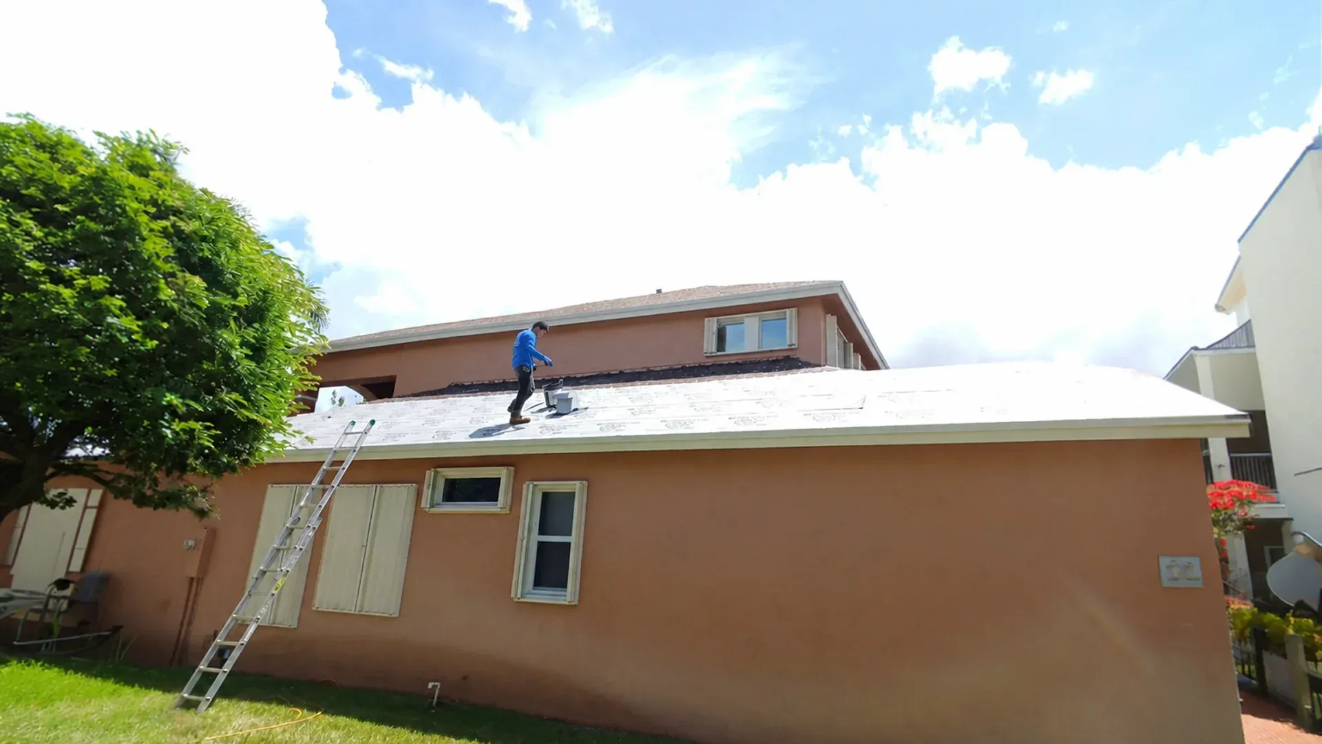 How to verify roofing contractor license Florida